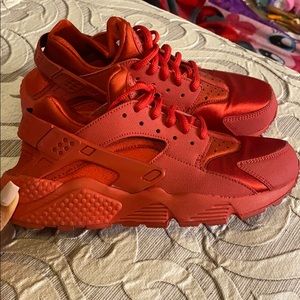 Red Nike Huarache ❤️